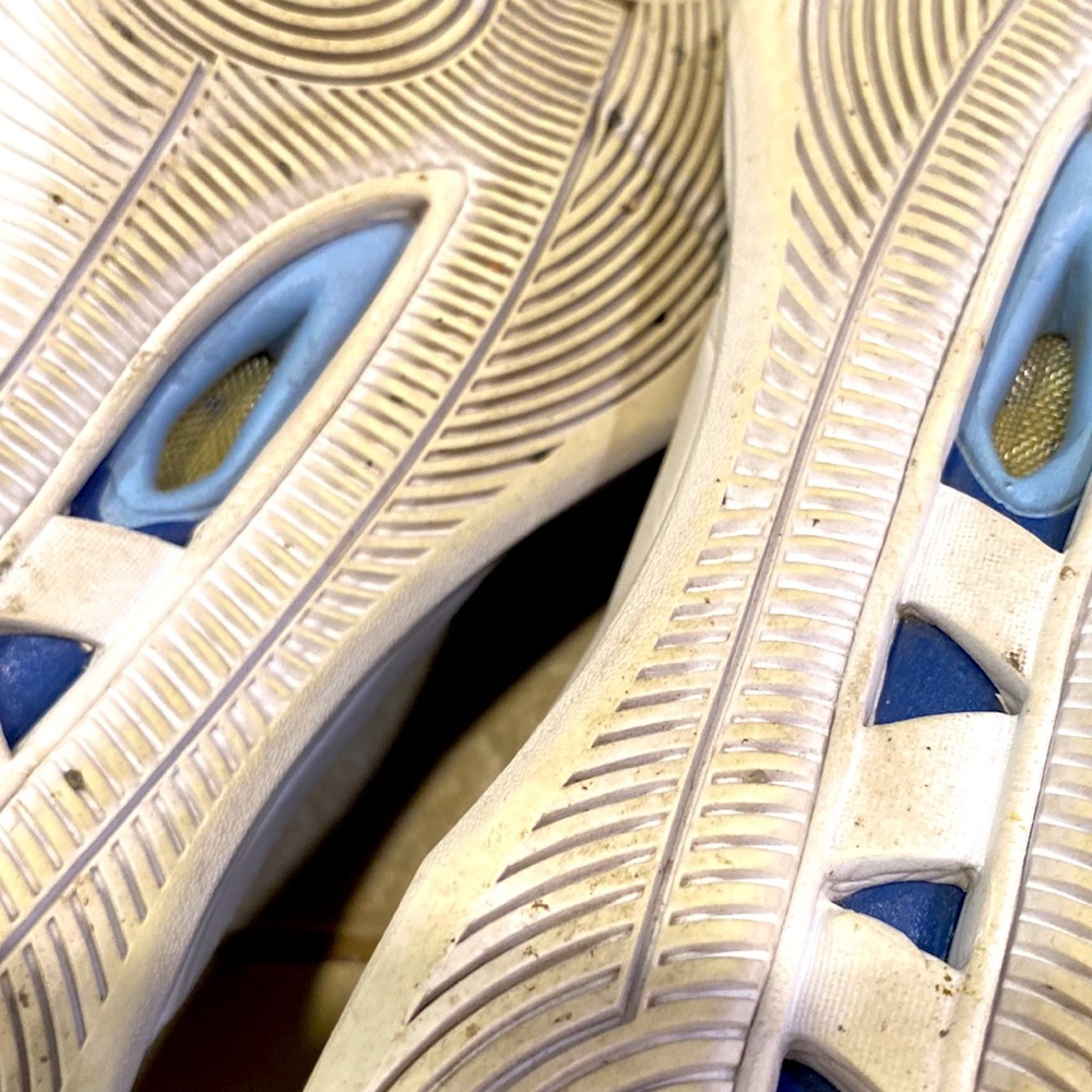 EUC 🏐 MIZUNO WAVE MOMENTUM COBALT BLUE VOLLEYBALL 🏐 COURT SNEAKERS—wknd SALE!! - Picture 11 of 11